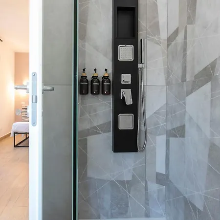 Domina Πανσιόν