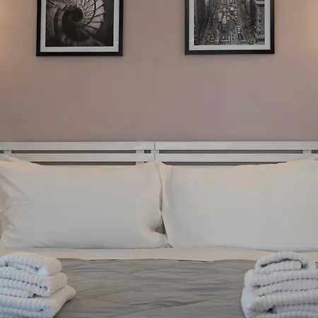 Domina Πανσιόν Φιουμιτσίνο