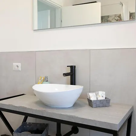 Domina Πανσιόν