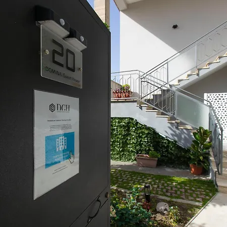 Πανσιόν Domina Φιουμιτσίνο