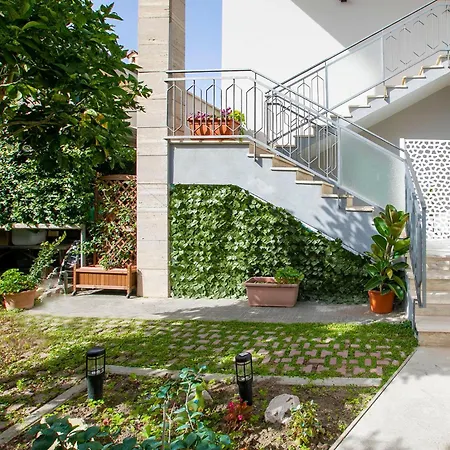 Πανσιόν Domina Φιουμιτσίνο