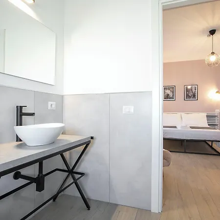 Domina Πανσιόν