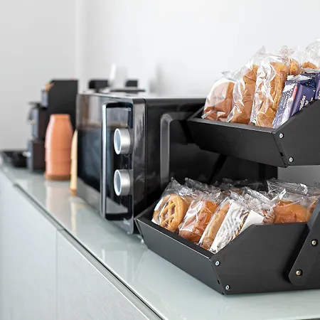 Domina Πανσιόν